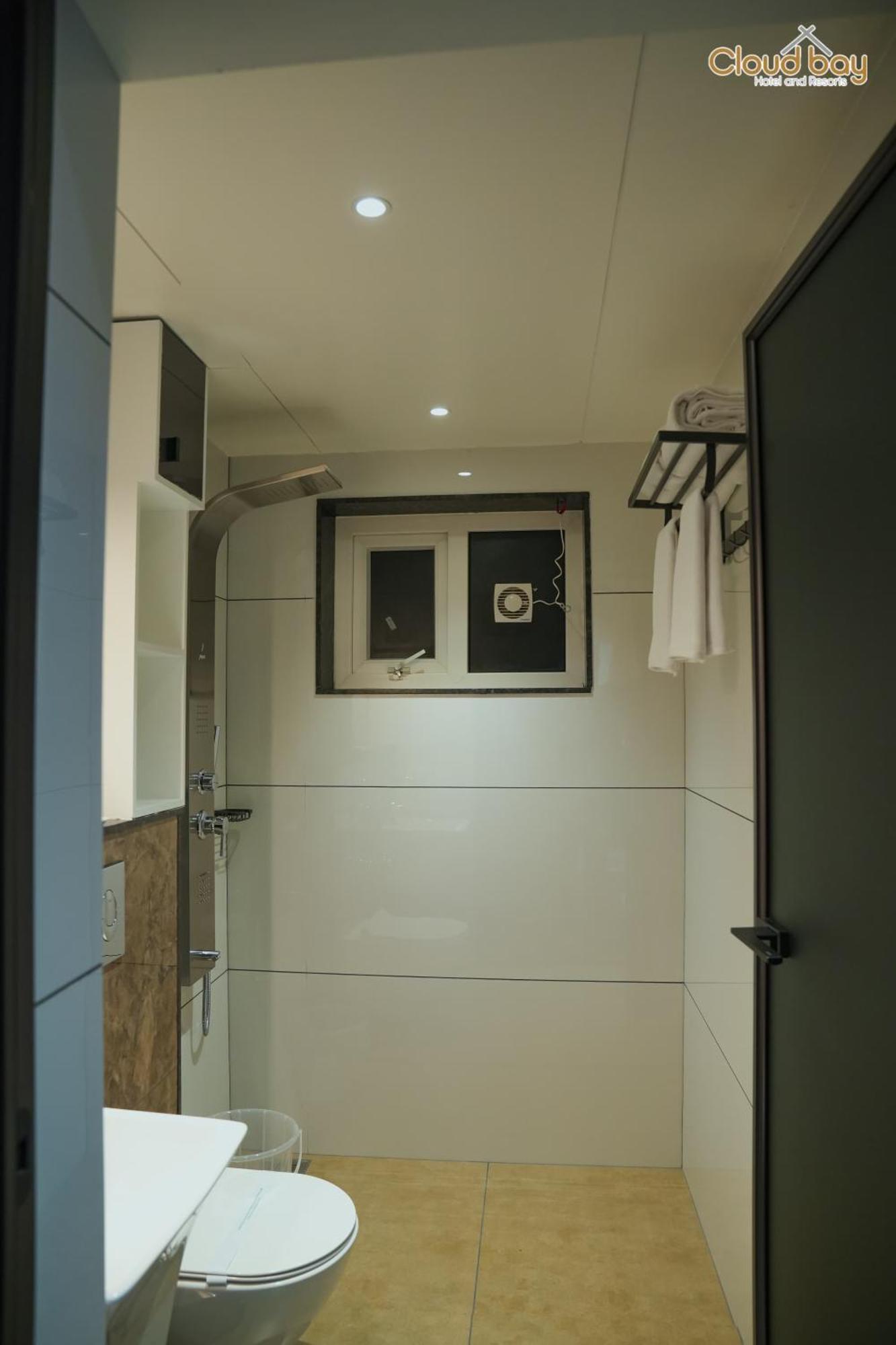 Hotel Cloud Bay Manjeri Ngoại thất bức ảnh