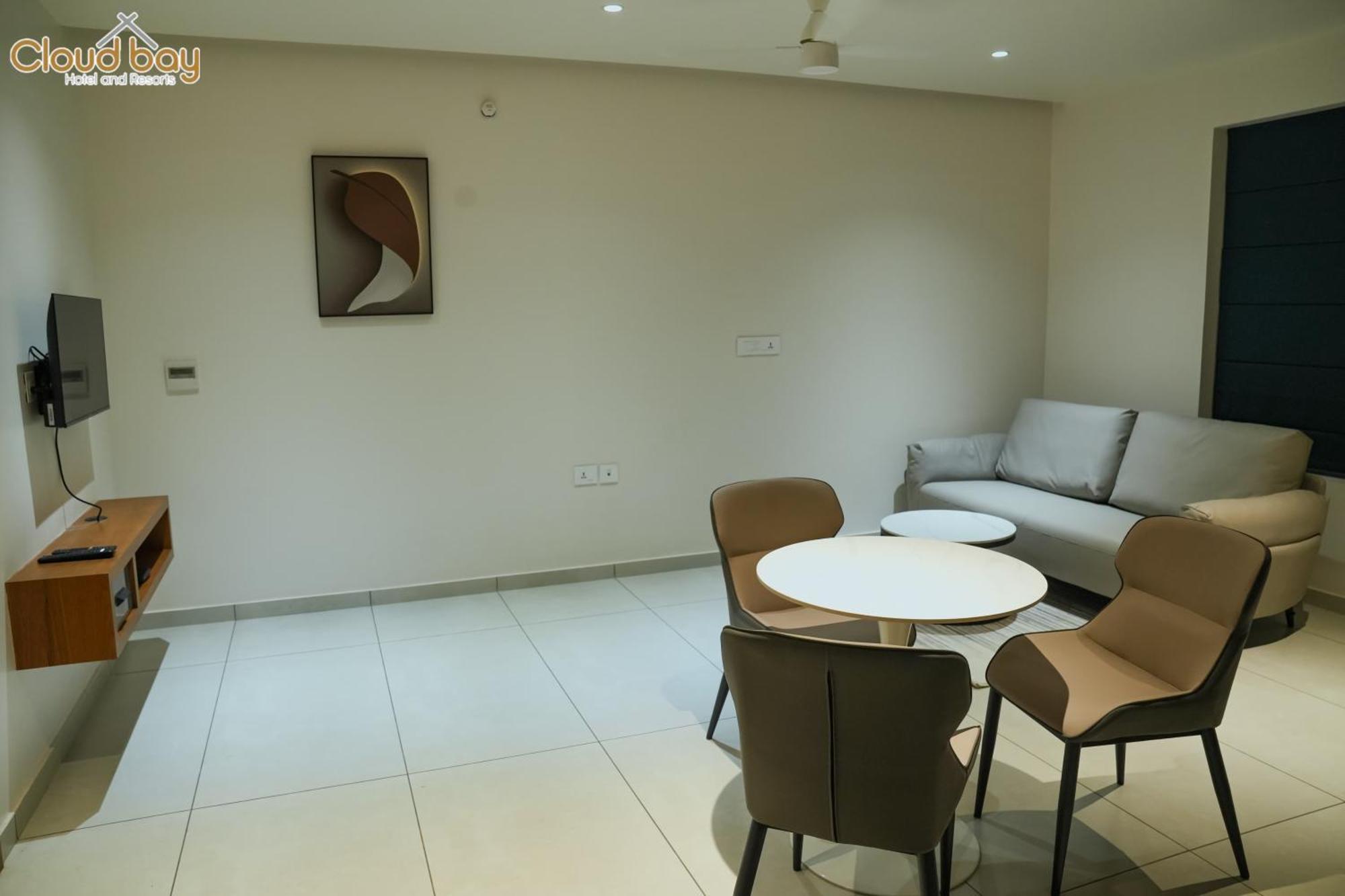 Hotel Cloud Bay Manjeri Ngoại thất bức ảnh