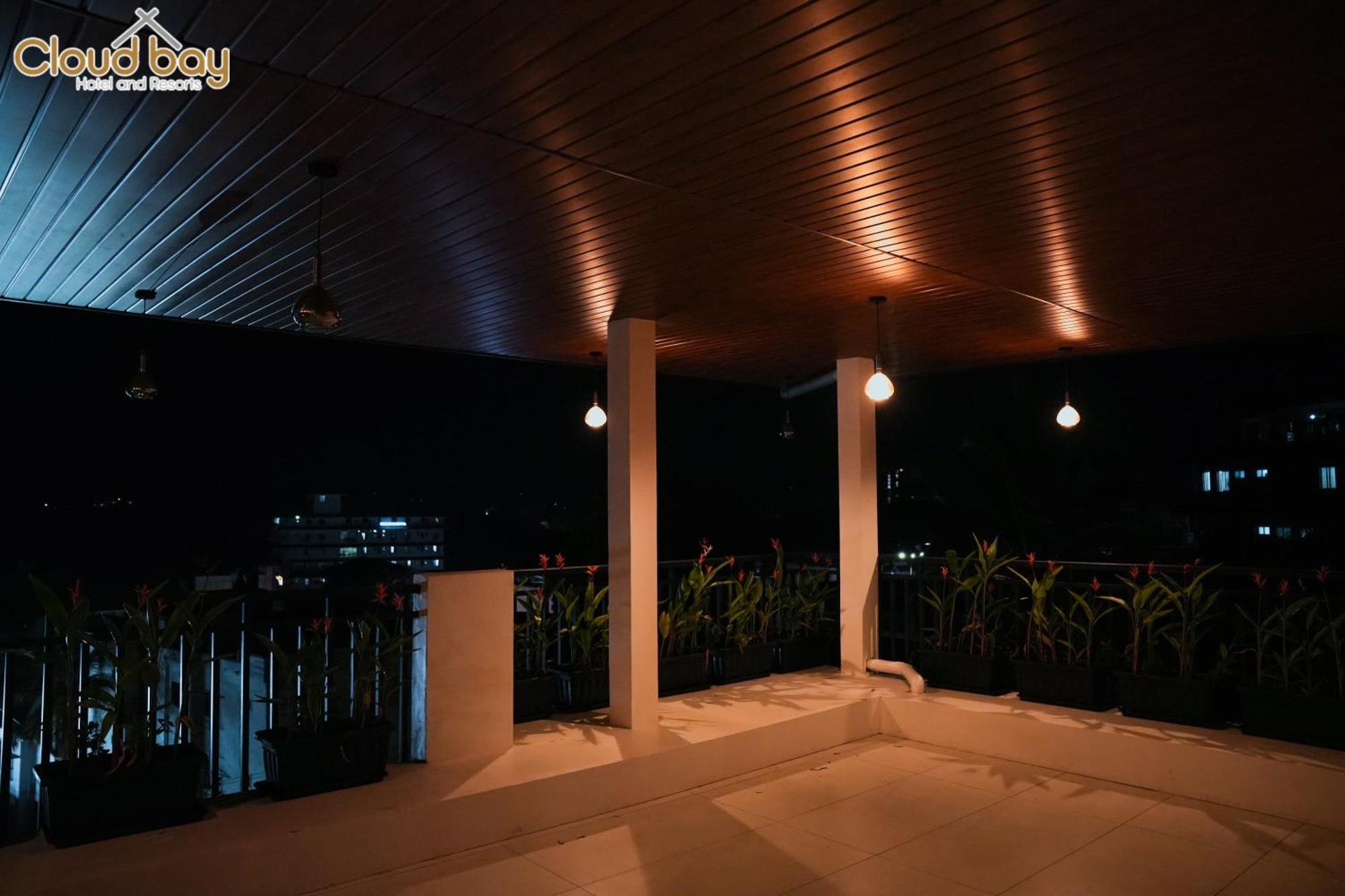 Hotel Cloud Bay Manjeri Ngoại thất bức ảnh